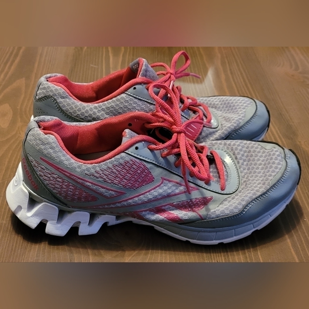 Women's Reebok Zigtech Grey/Pink/White Size 10 Nice Condition HTF This Colorway